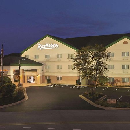 Radisson Hotel & Conference Center Рокфорд Экстерьер фото